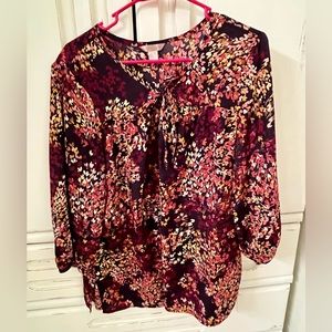 Blouse size XL 🌟 Elevate your style! Unleash your fashion flair.✨